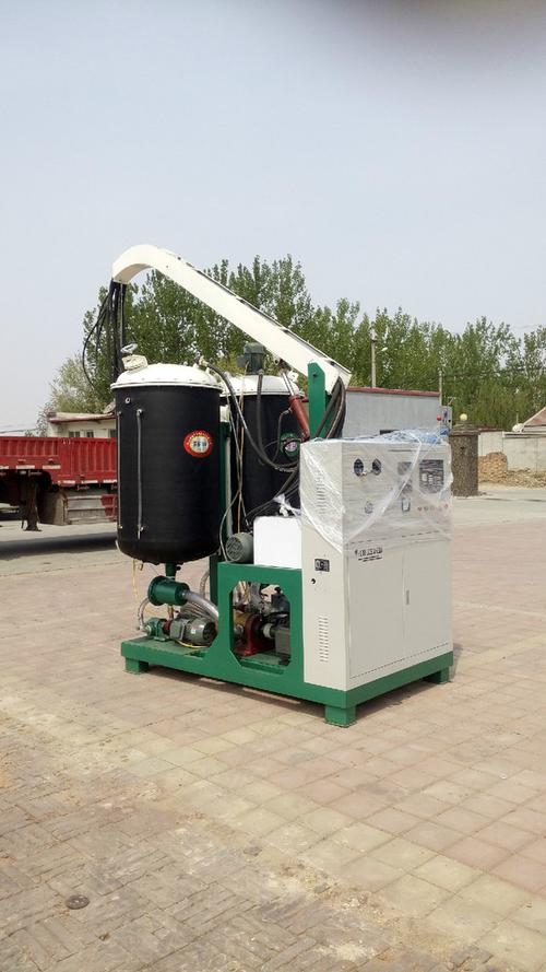 多功能小型聚氨酯低壓發(fā)泡機/加工價格_化工機械設備_塑料工業(yè)專用